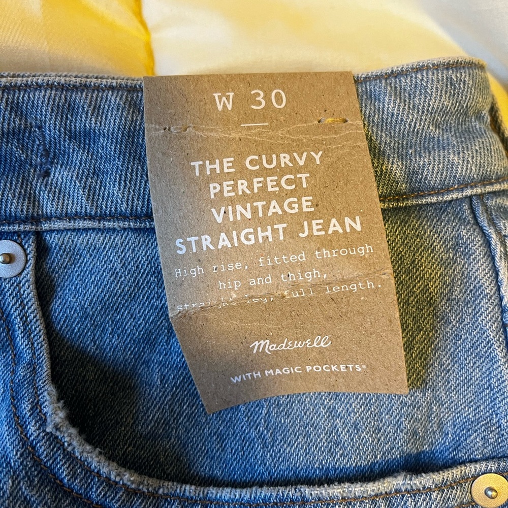 Madewell curvy perfect vintage straight jeans!